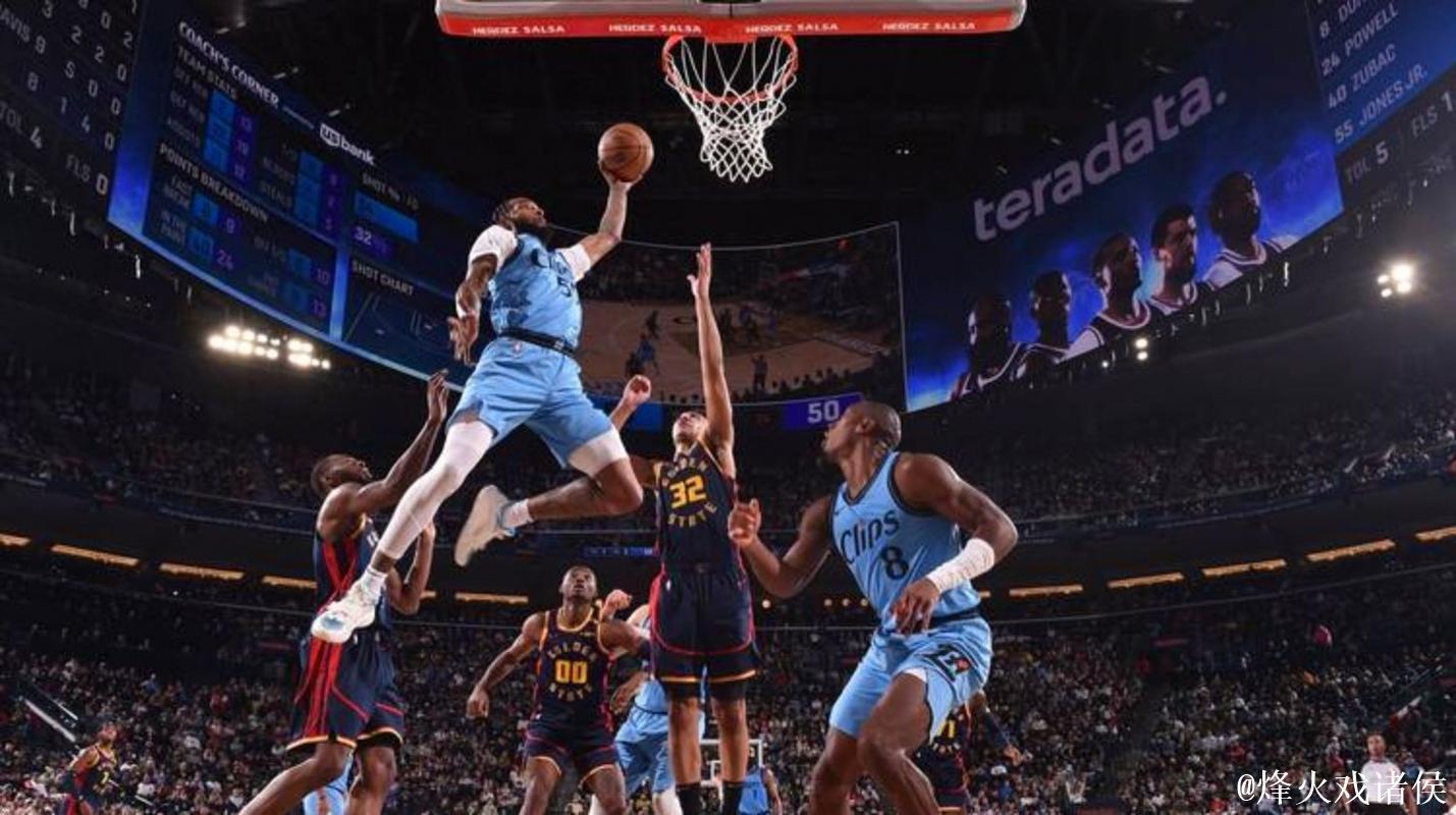 神射手！卡姆-斯潘塞全场三分6中6，砍下20分2篮板4助攻